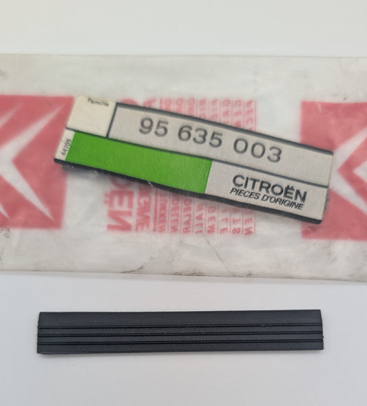 Citroen AX Plastic Glass Shutter Clip, Plug Tow Ball , 95 635 003