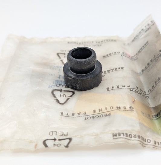 Citroen AX Accelerator Control Bung, 1639.35, 163935, 1639 35