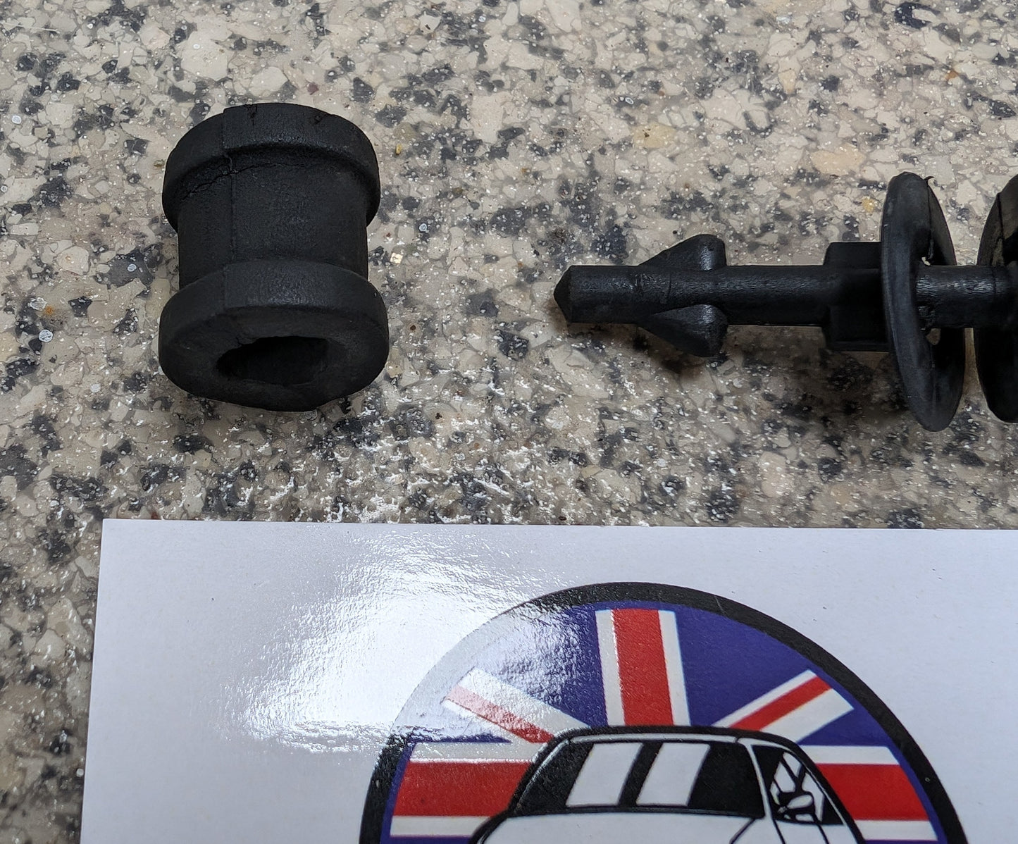 Citroen AX Carburettor Air Hose Fix Knob And Spacer
