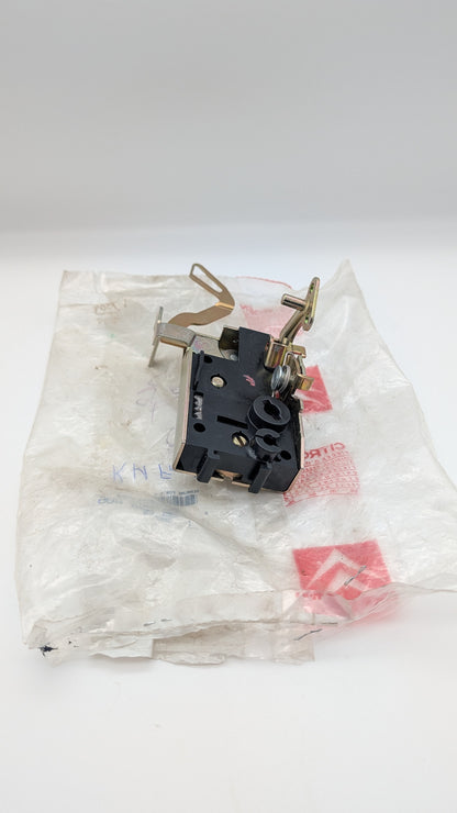 Citroen AX Right Side Door Catch Lock, 96 038 805, 96038805