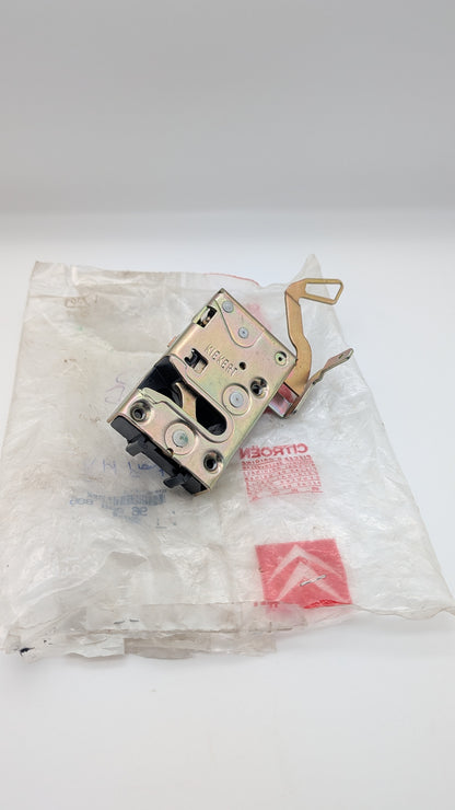 Citroen AX Right Side Door Catch Lock, 96 038 805, 96038805