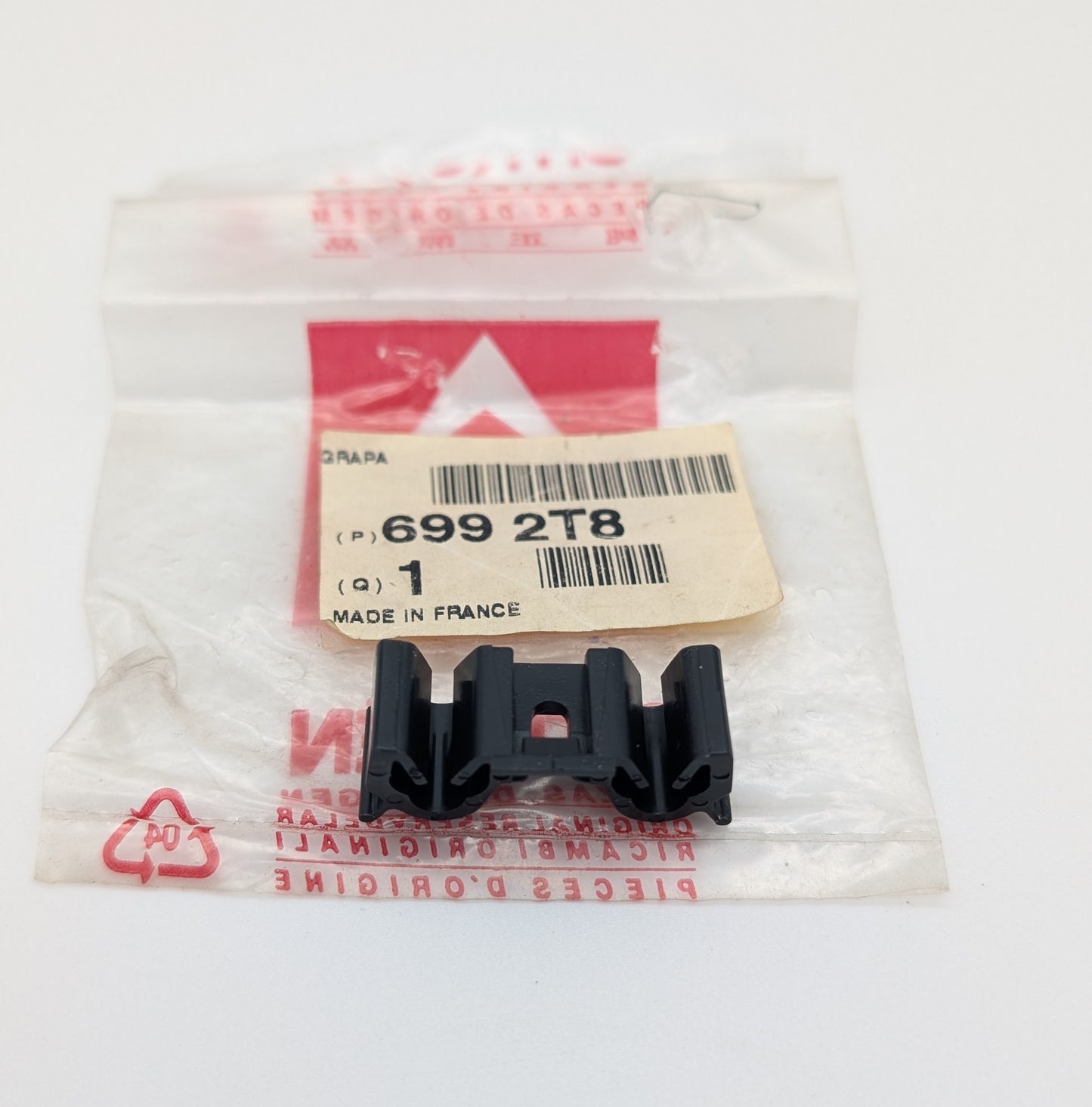 Citroen AX Brake Pipe Clip/ Hog Ring. 6992t8
