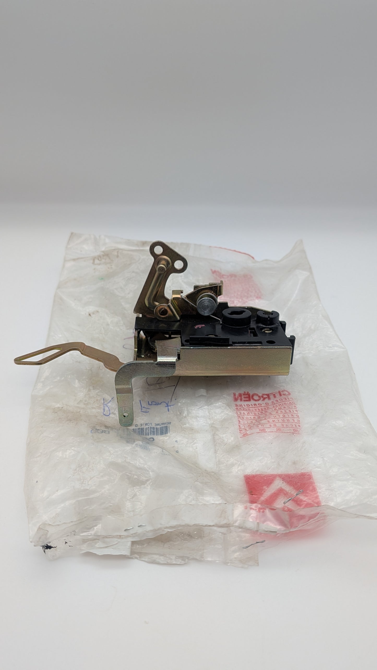 Citroen AX Right Side Door Catch Lock, 96 038 805, 96038805