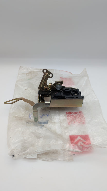 Citroen AX Right Side Door Catch Lock, 96 038 805, 96038805