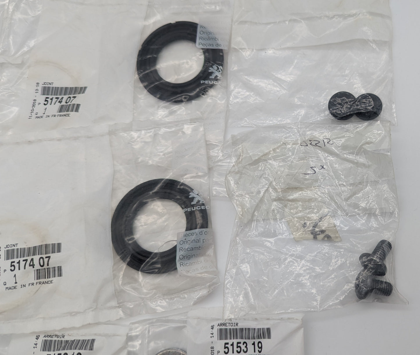 Genuine Citroen AX/106/ GTI Torsion Bar Seal Kit